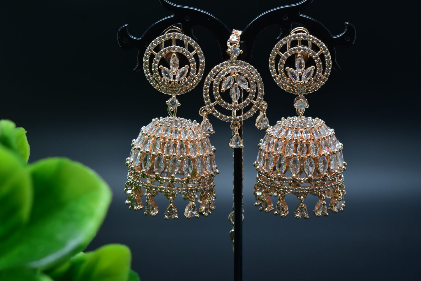 Eshana AD Jhumka With Maangtikka
